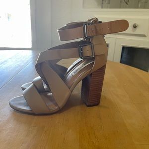 STEVE MADDEN NUDE SANDAL SIZE 6 $45